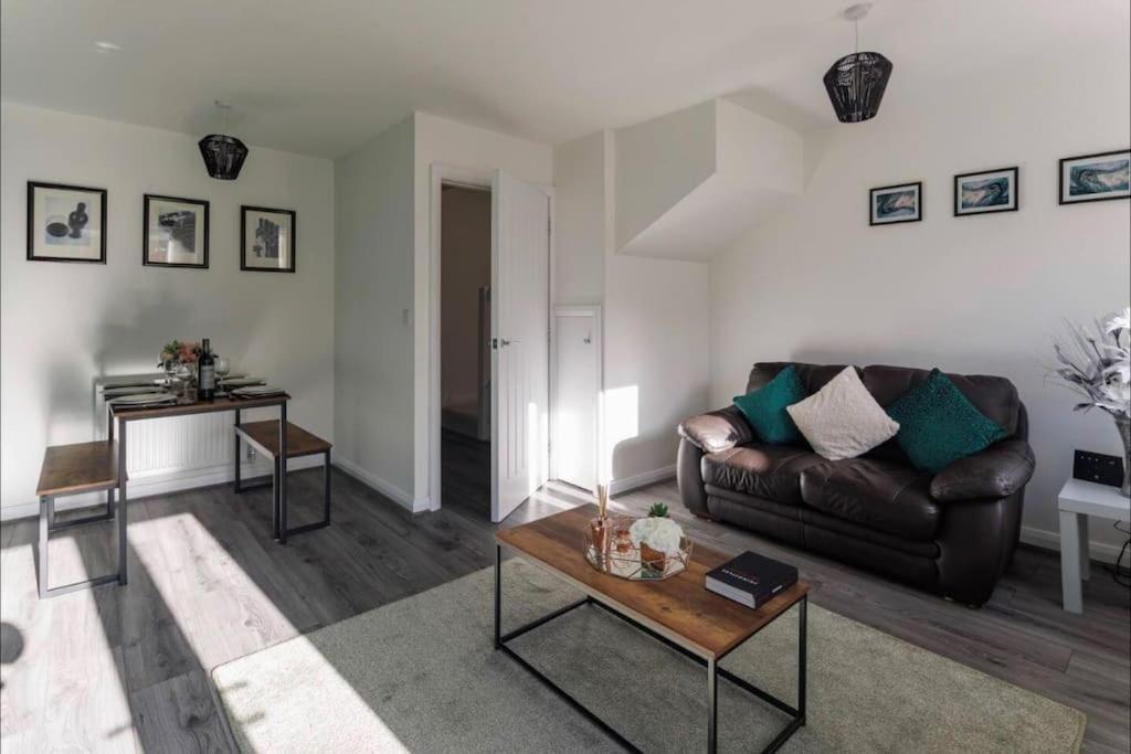 Luxury 3-Bedroom, 2-Bathroom Home Sleeps 7 People Liverpool Eksteriør bilde